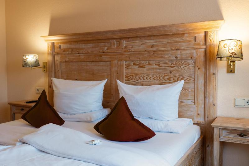 Standard Double Room image 2