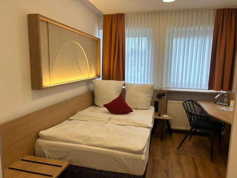 Comfort Single Room image 2