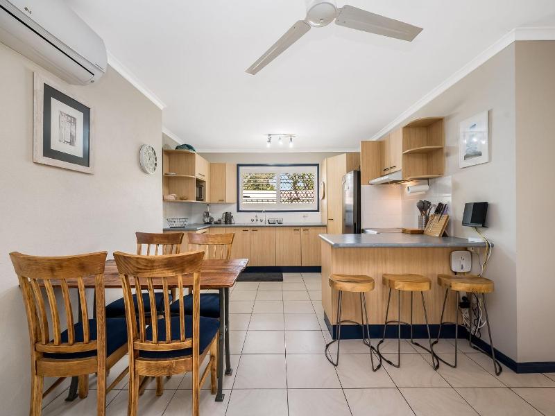 1 - 11 Roslin Street Moffat Beach QLD - image 2