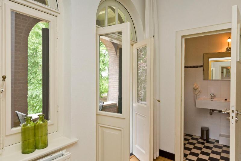 Deluxe Room with Balcony image 1