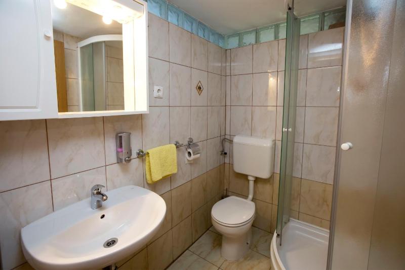 Three-Bedroom Apartment with Balcony image 4