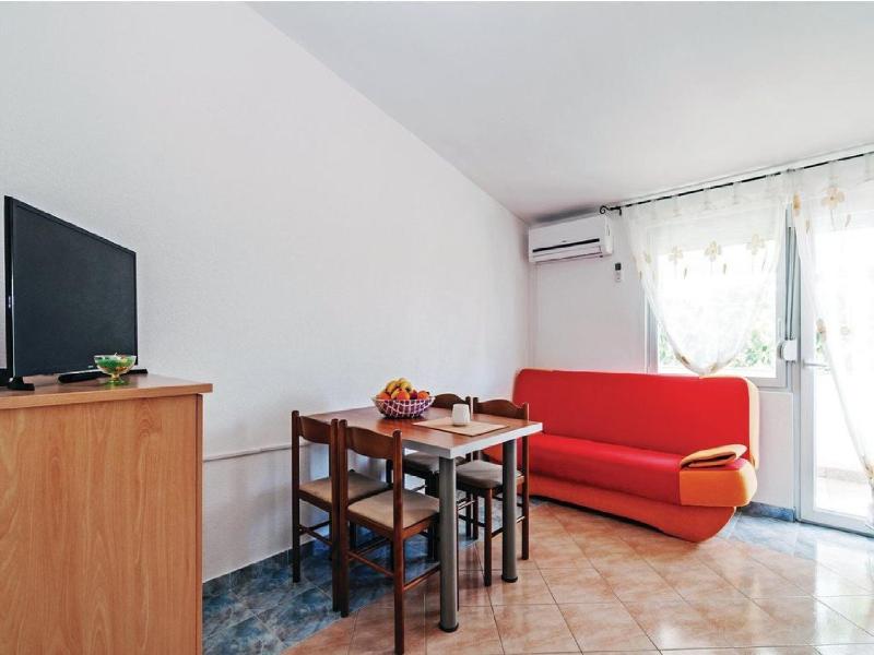 Apartments Hak - One Bedroom Apartment with Terrace and Sea view - image 14