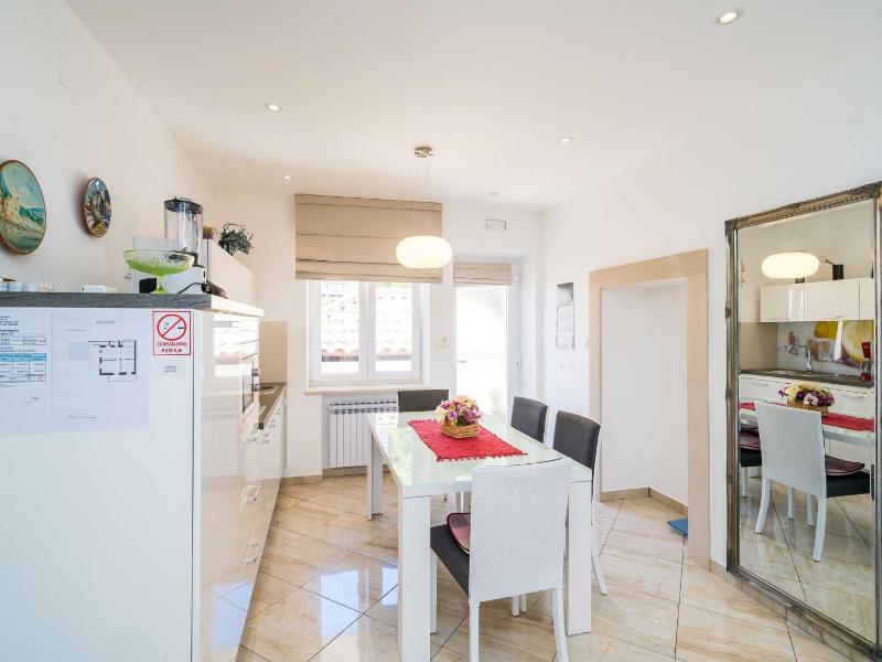 Apartment Villa Palma- Two Bedroom Apartment with Terrace and Sea View  Apartman 4 - image 10