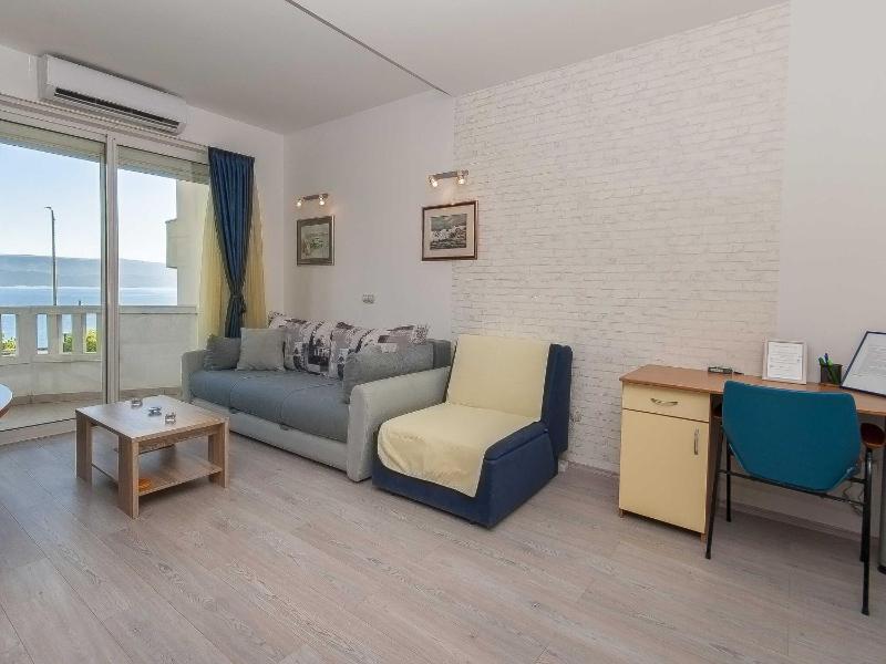 Apartment Brajki-Three Bedroom Apartment with Balcony and Sea View - image 21