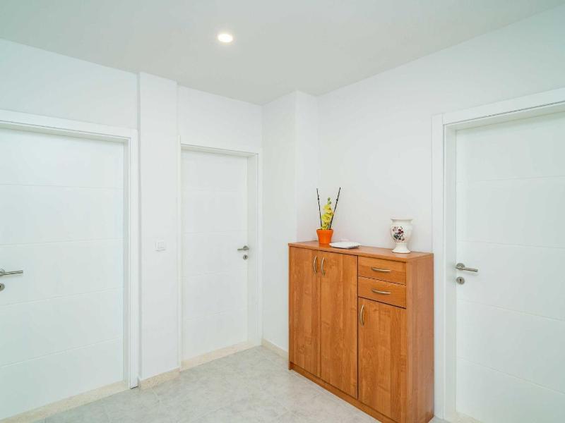 Apartment  Rooms Papa - Superior Double or Twin Room with Balcony and Partial Sea View Soba 1 - image 16