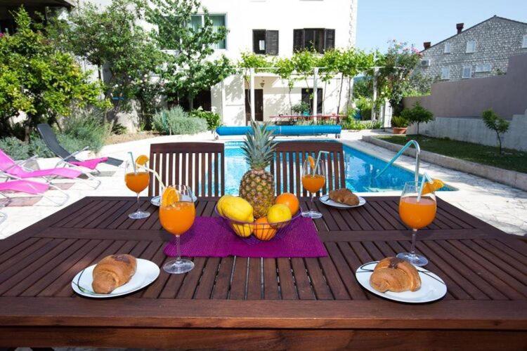 Villa Roza - One-Bedroom Apartment - image 1