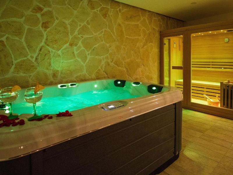 Villa Roza - One-Bedroom Apartment - image 7