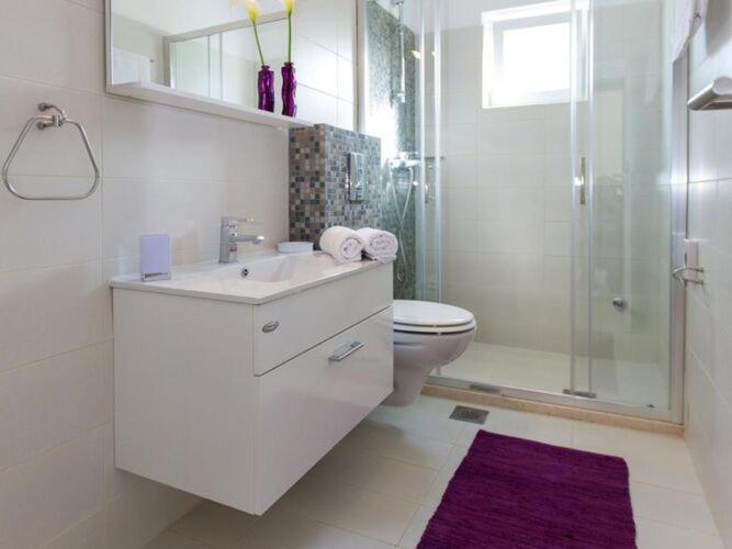 Villa Roza - One-Bedroom Apartment - image 13