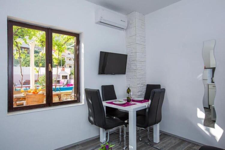 Villa Roza - One-Bedroom Apartment - image 16