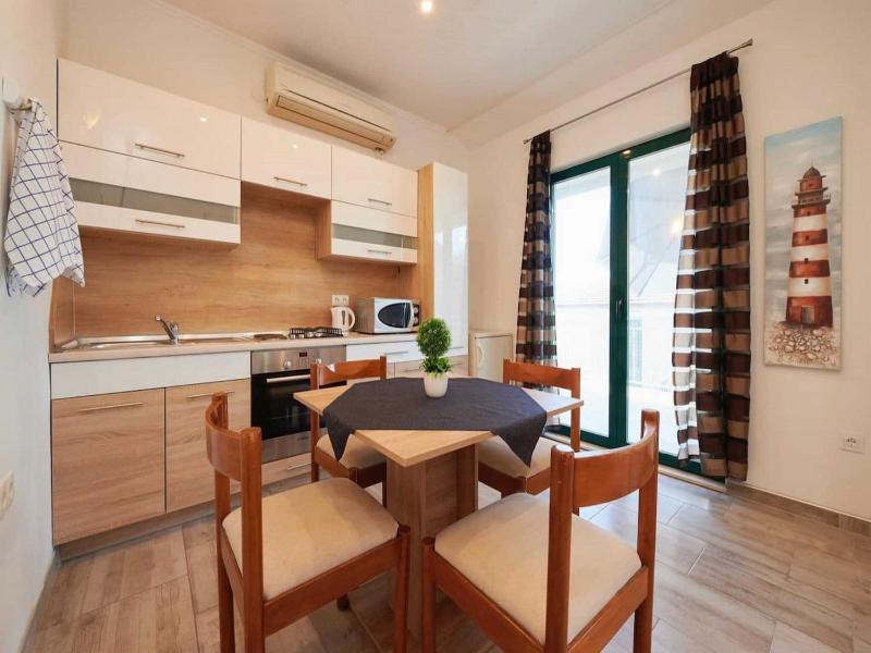 Apartments Vujina - Premium Studio Apartment with Terrace 1 Petra - image 11