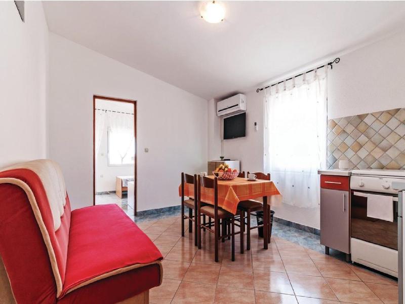 Apartments Hak - One Bedroom Apartment with Balcony - image 14
