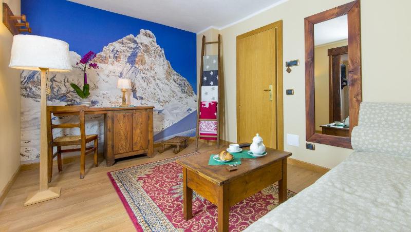 Suite with Mountain View image 3