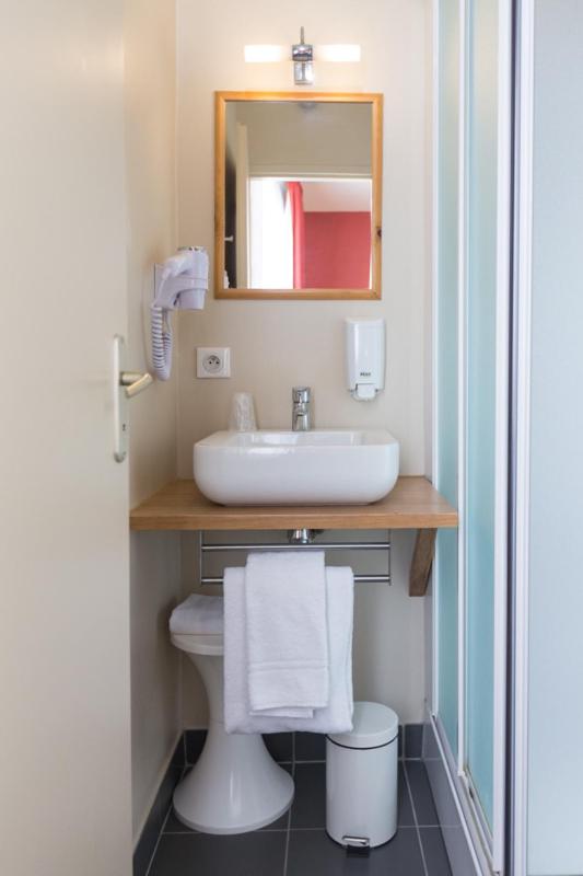 Twin Room image 1