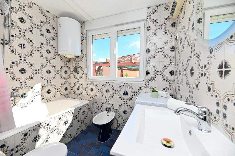 Two-Bedroom Apartment with Terrace and Sea View image 2
