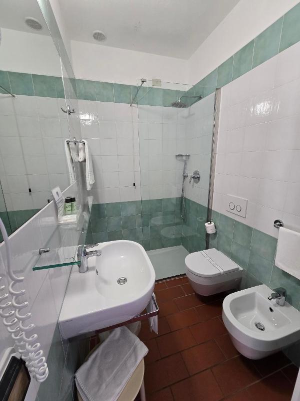 Superior Double Room with Sea View image 4