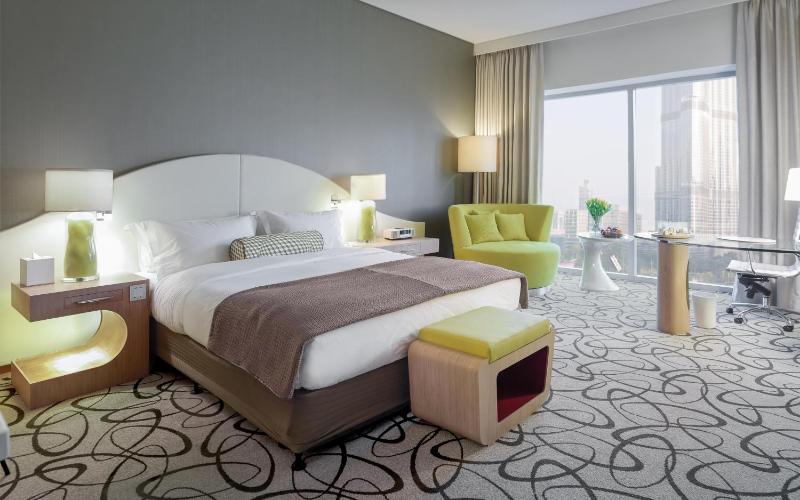 Luxury King Room with Club Access image 3