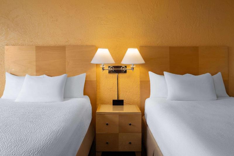 Ramada Tucson - image 44