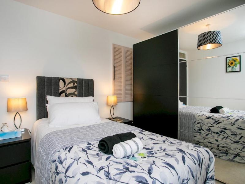 Charming Home - Free Parking - Private Garden - Pass the Keys - image 31