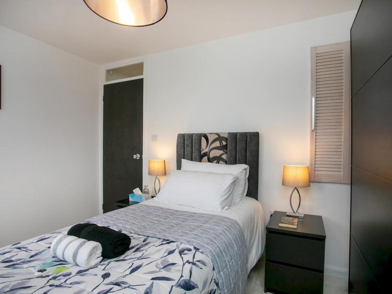 Charming Home - Free Parking - Private Garden - Pass the Keys - image 30