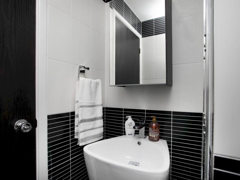 Charming Home - Free Parking - Private Garden - Pass the Keys - image 48