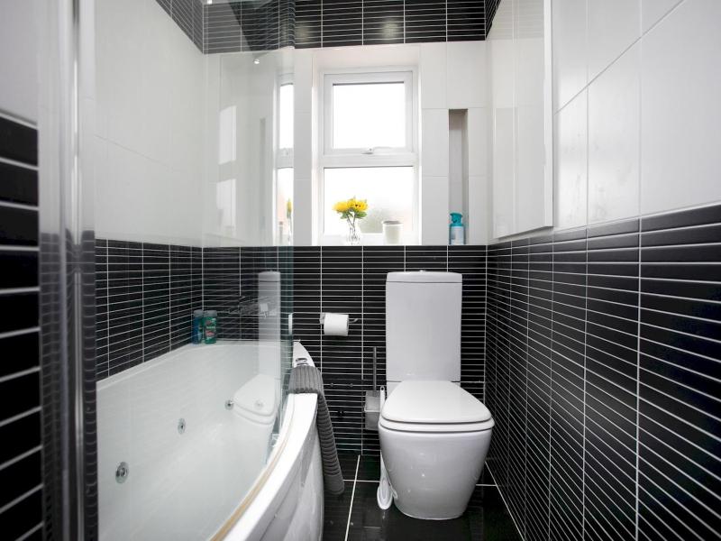 Charming Home - Free Parking - Private Garden - Pass the Keys - image 32