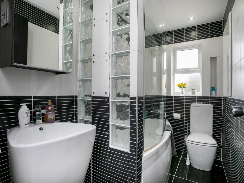 Charming Home - Free Parking - Private Garden - Pass the Keys - image 13
