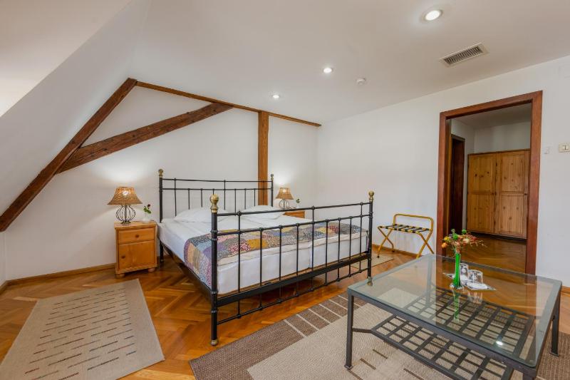 Deluxe Double Room image 1
