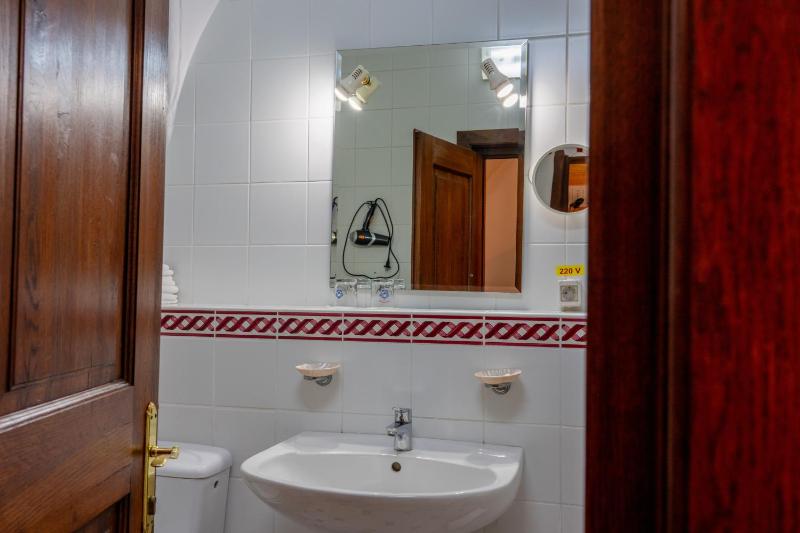 Deluxe Double Room image 2