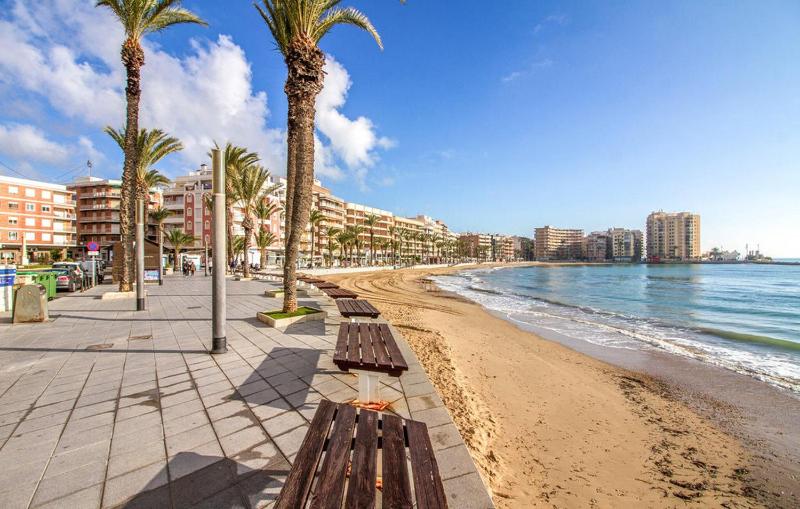 Amazing Apartment In Torrevieja - image 7