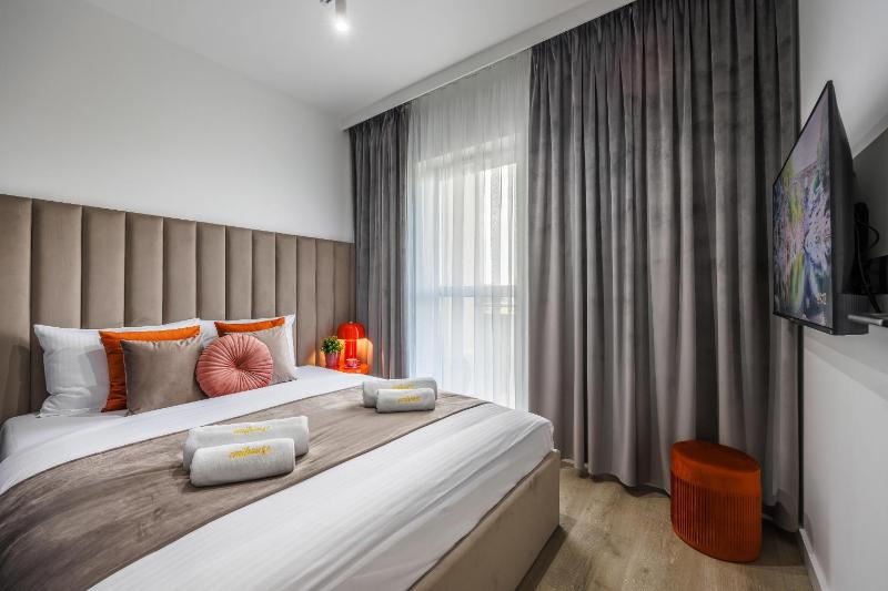 Emihouse Riverside Apartments - image 23