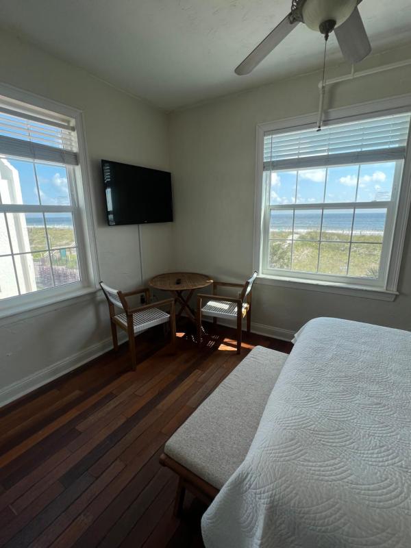 One-Bedroom Suite image 3