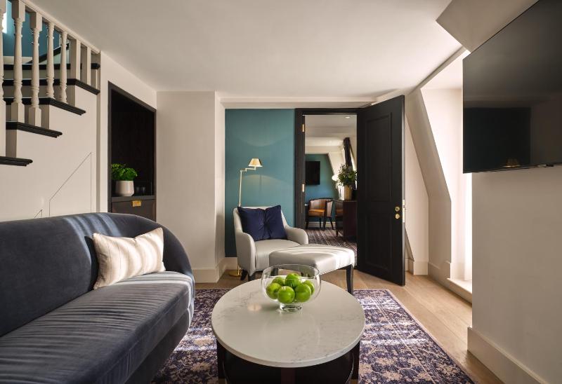 Suite with Terrace image 4