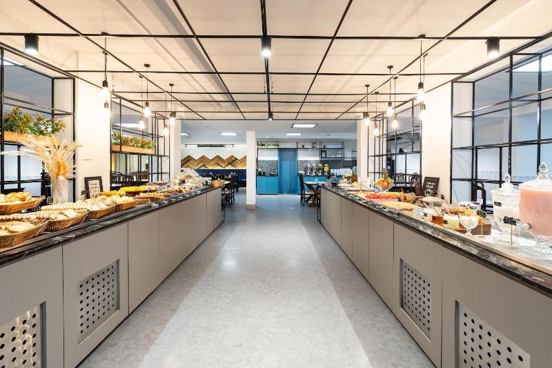 HM Hotel - image 8