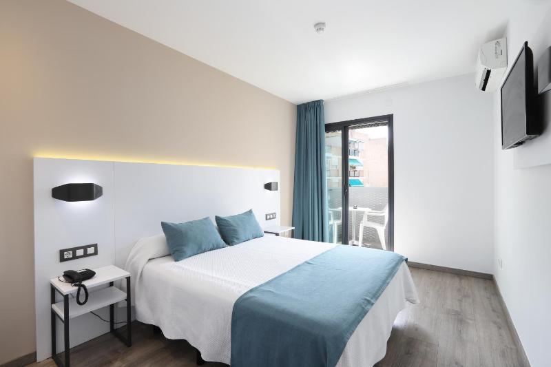 Superior Double or Twin Room with City View image 1