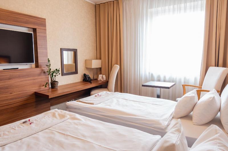 Comfort Double or Twin Room image 4