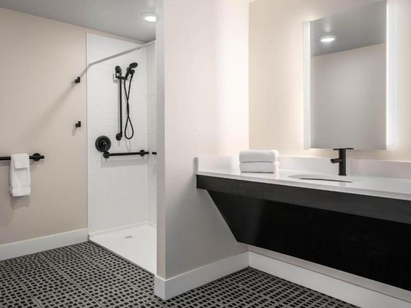 Standard Room image 2