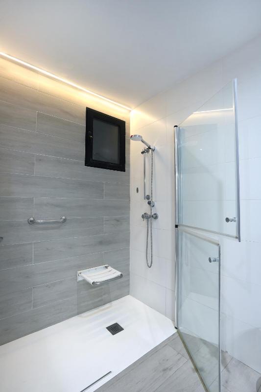 Standard Double or Twin Room (2 +1) image 4