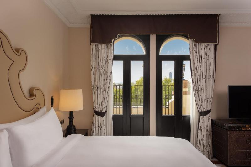 Grand Deluxe Double Room with Terrace image 1