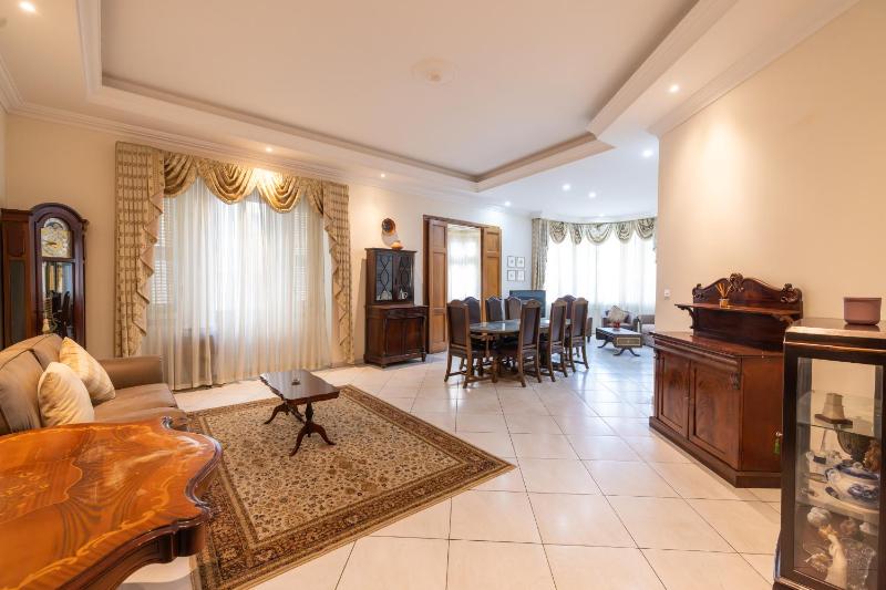 3 bedroom by Sliema promenade - image 14