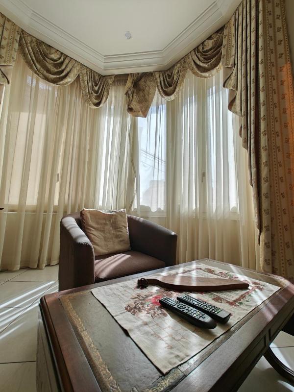 3 bedroom by Sliema promenade - image 9