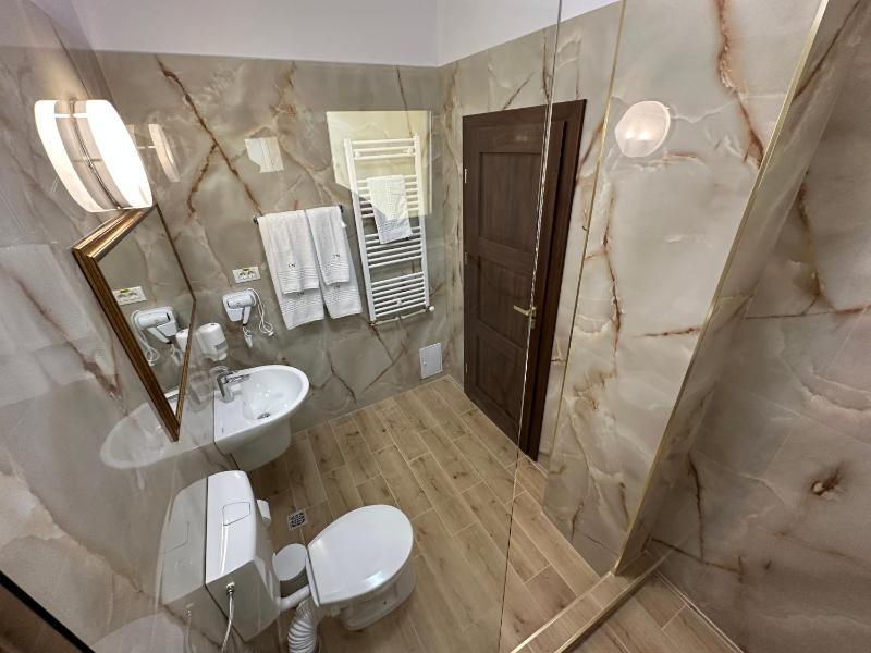 Deluxe Family Suite image 1