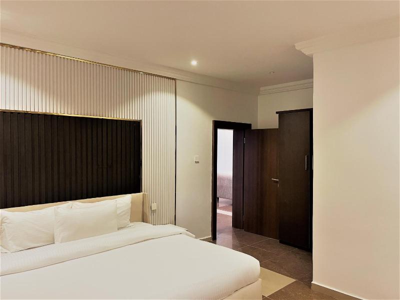 Imperio Apartments - image 3