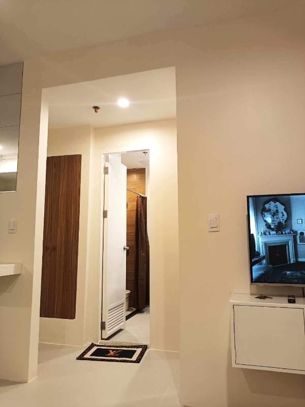 Matina Enclaves 2BR with Wifi Near SM Mall - image 36