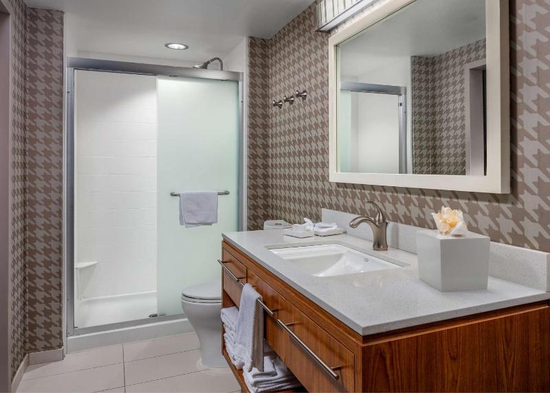 One-Bedroom King Suite - Non-Smoking image 2