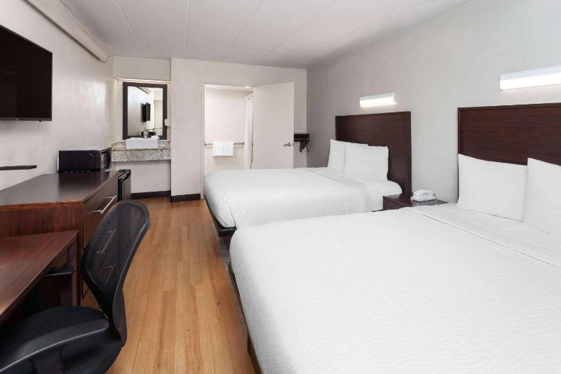 Mobility Accessible Roomm with Two Double Beds and Bathtub  with Grab Bars, Non-Smoking image 2