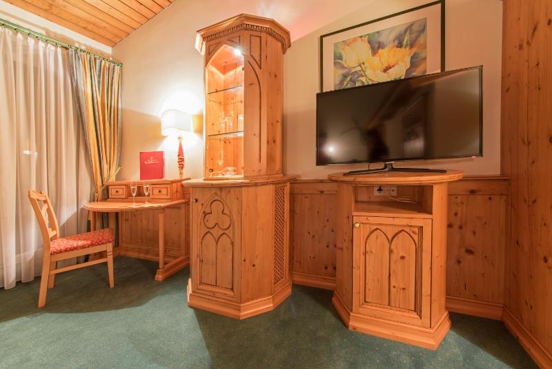 Double Room with Balcony image 1