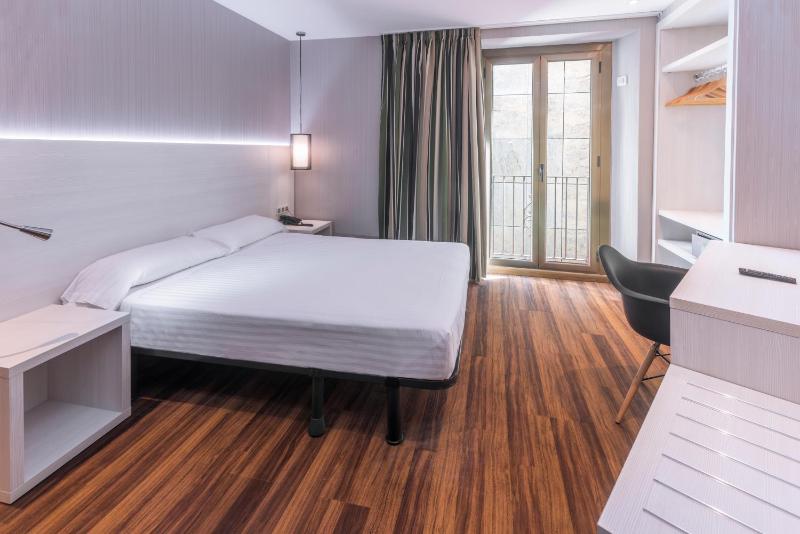 Superior Double or Twin Room image 1