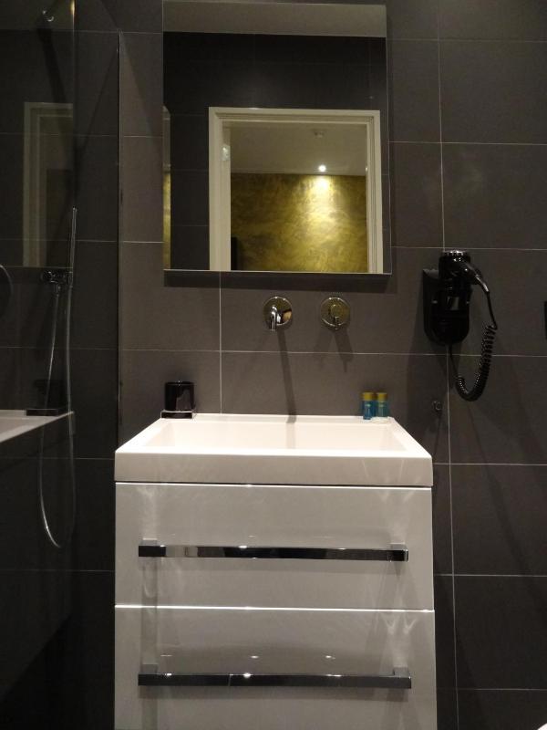Sara's Boutique Hotel - image 12