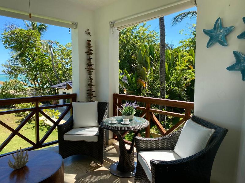 Blue View Beachfront Apartment with Ocean View - image 18
