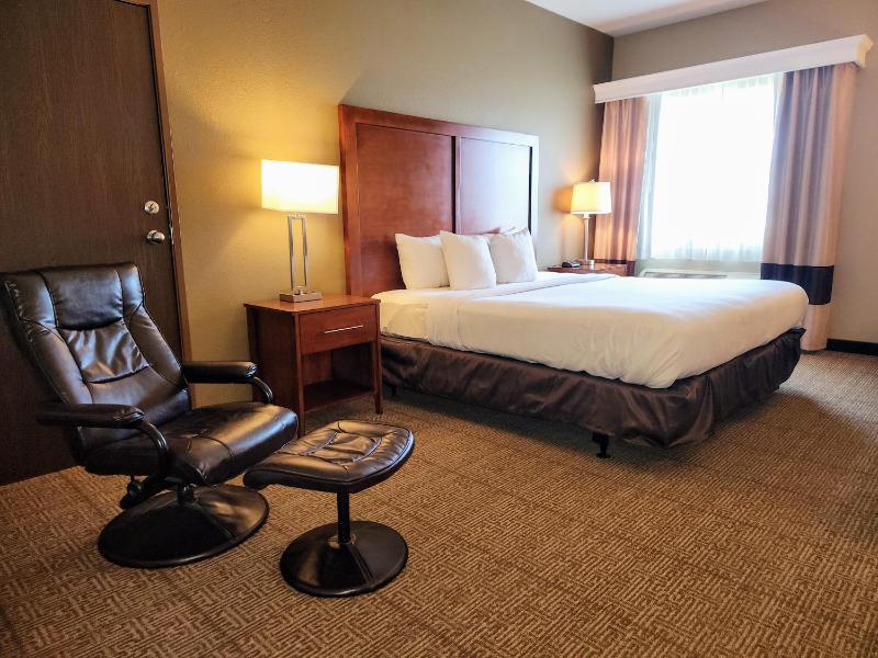 1 King Bed, Nonsmoking, Accessible with Wheelchair accessible image 1